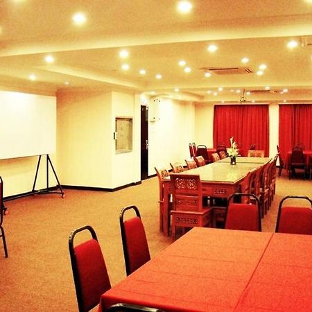 Adel Hotel Putatan Zewnętrze zdjęcie