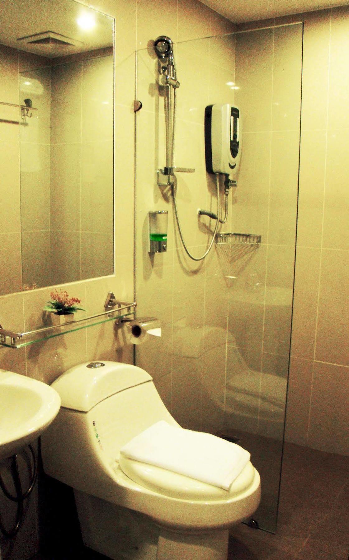 Adel Hotel Putatan Zewnętrze zdjęcie