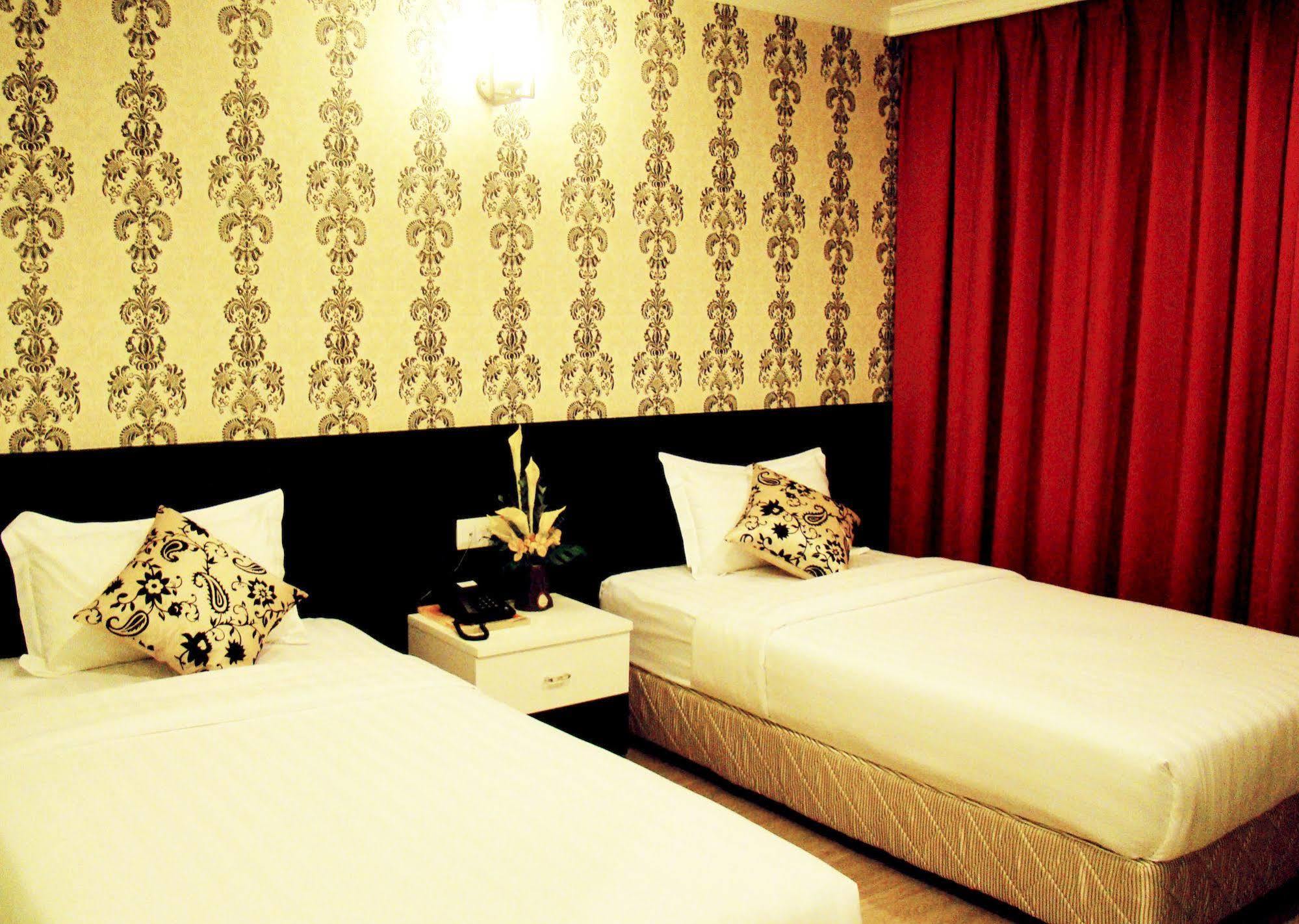 Adel Hotel Putatan Zewnętrze zdjęcie