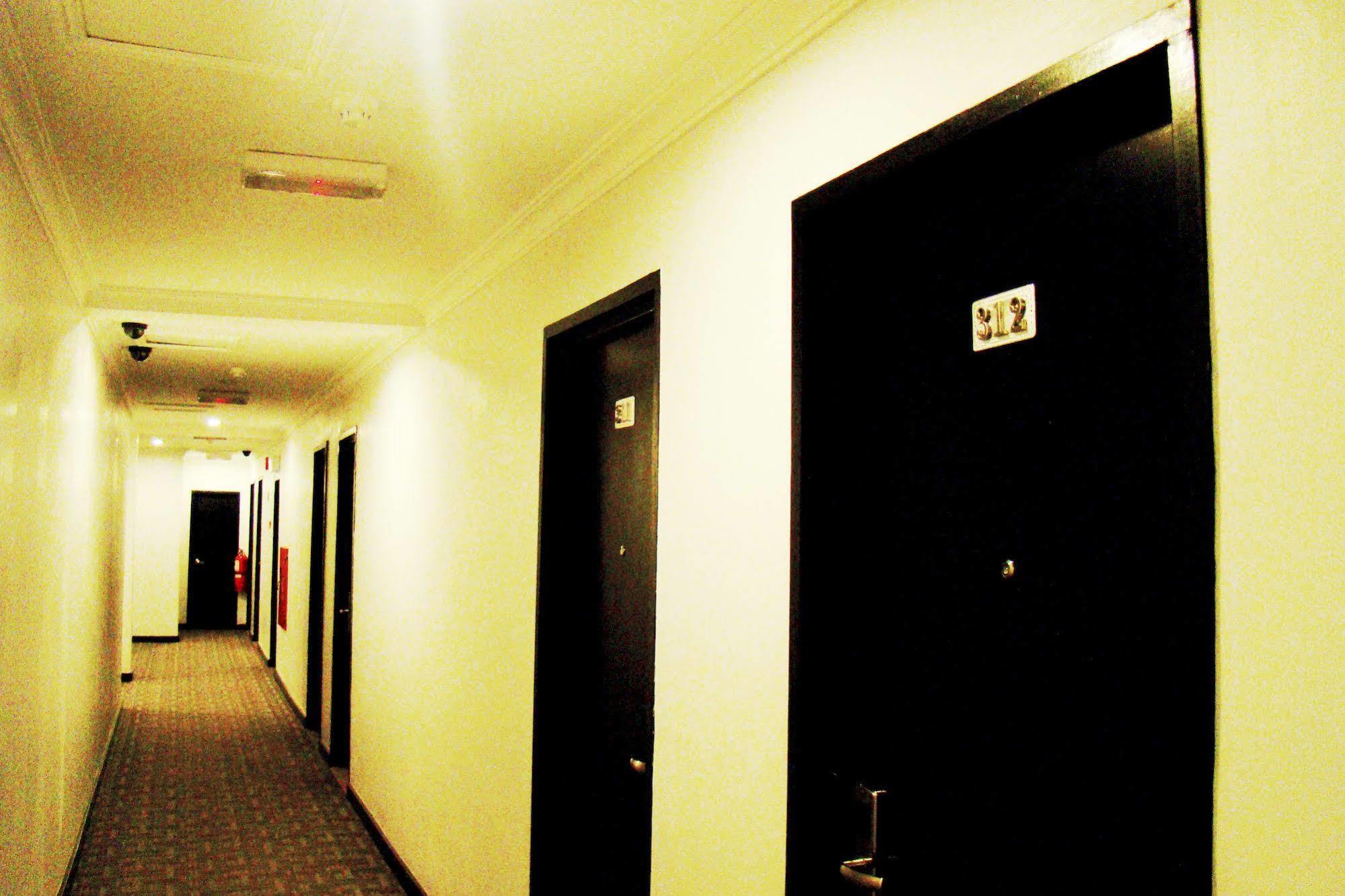 Adel Hotel Putatan Zewnętrze zdjęcie
